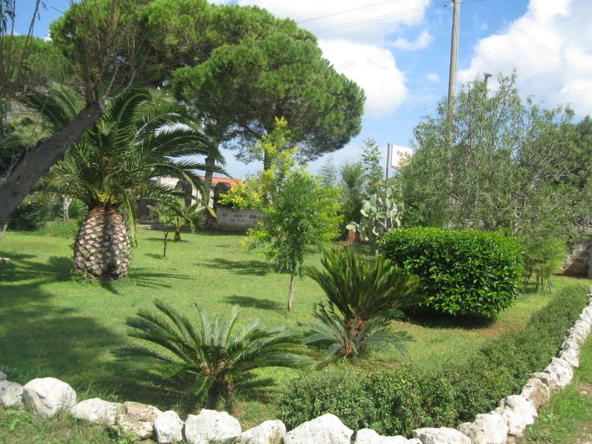 Villa Rita Bed & Breakfast Campi Salentina Exterior photo