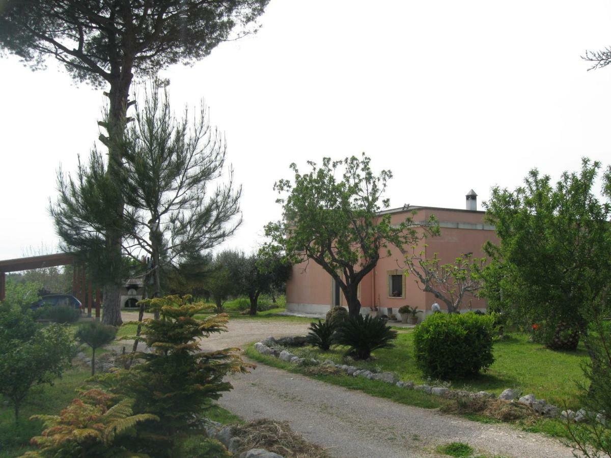 Villa Rita Bed & Breakfast Campi Salentina Exterior photo