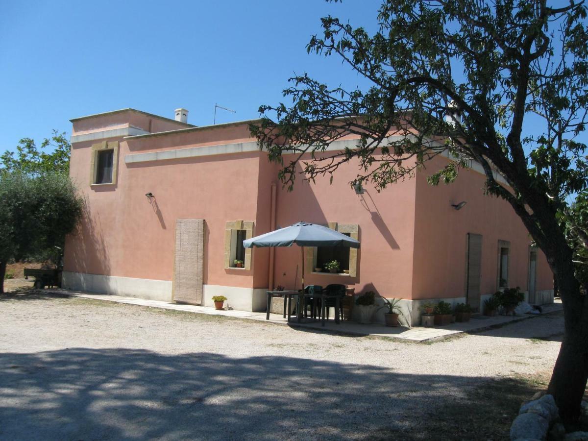 Villa Rita Bed & Breakfast Campi Salentina Exterior photo