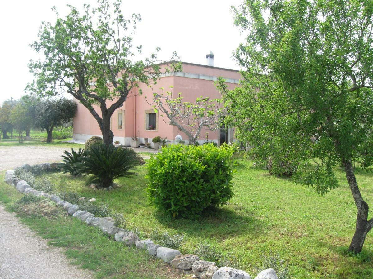 Villa Rita Bed & Breakfast Campi Salentina Exterior photo